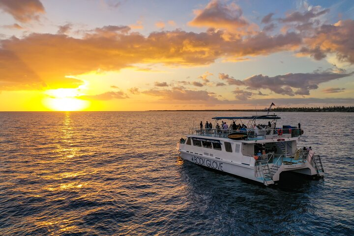 Big Island Historical Dinner Cruise to Kealakekua Bay - Photo 1 of 15